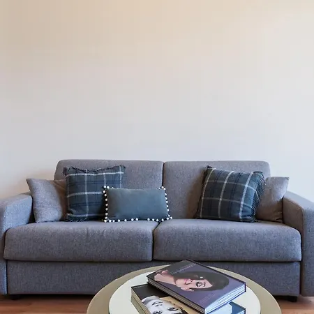 My In Lake View Apartment