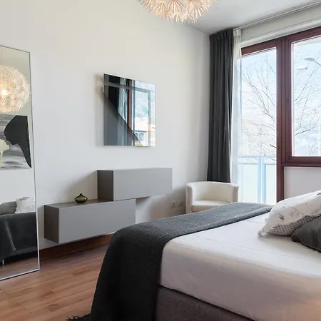 My In Lake View Apartment *
