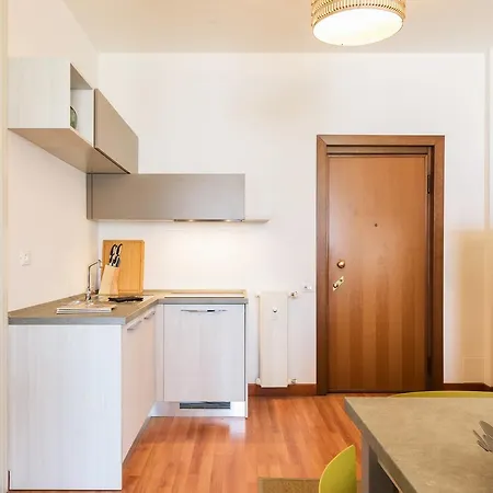 My In Lake View Apartment